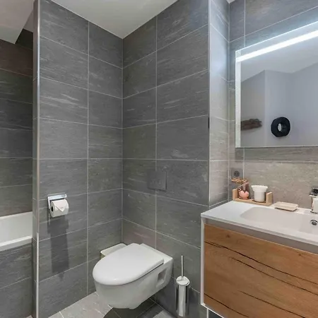 Apartment Moderne A Courchevel, Proche Ski, Wi-fi, Parking - Fr-1-562-88 *